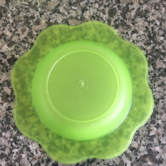 Flower Shape Plastic Bowls Set of 3 - Picture 7 of 7